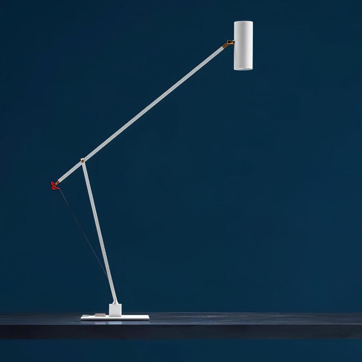 Ember nowoczesna minimalistyczna lampa stołowa