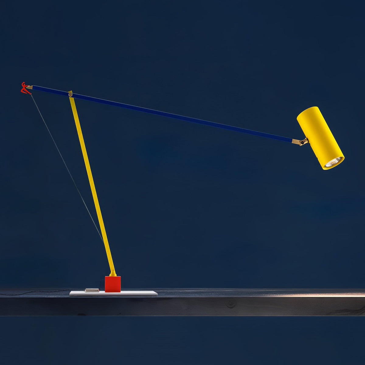 Ember nowoczesna minimalistyczna lampa stołowa