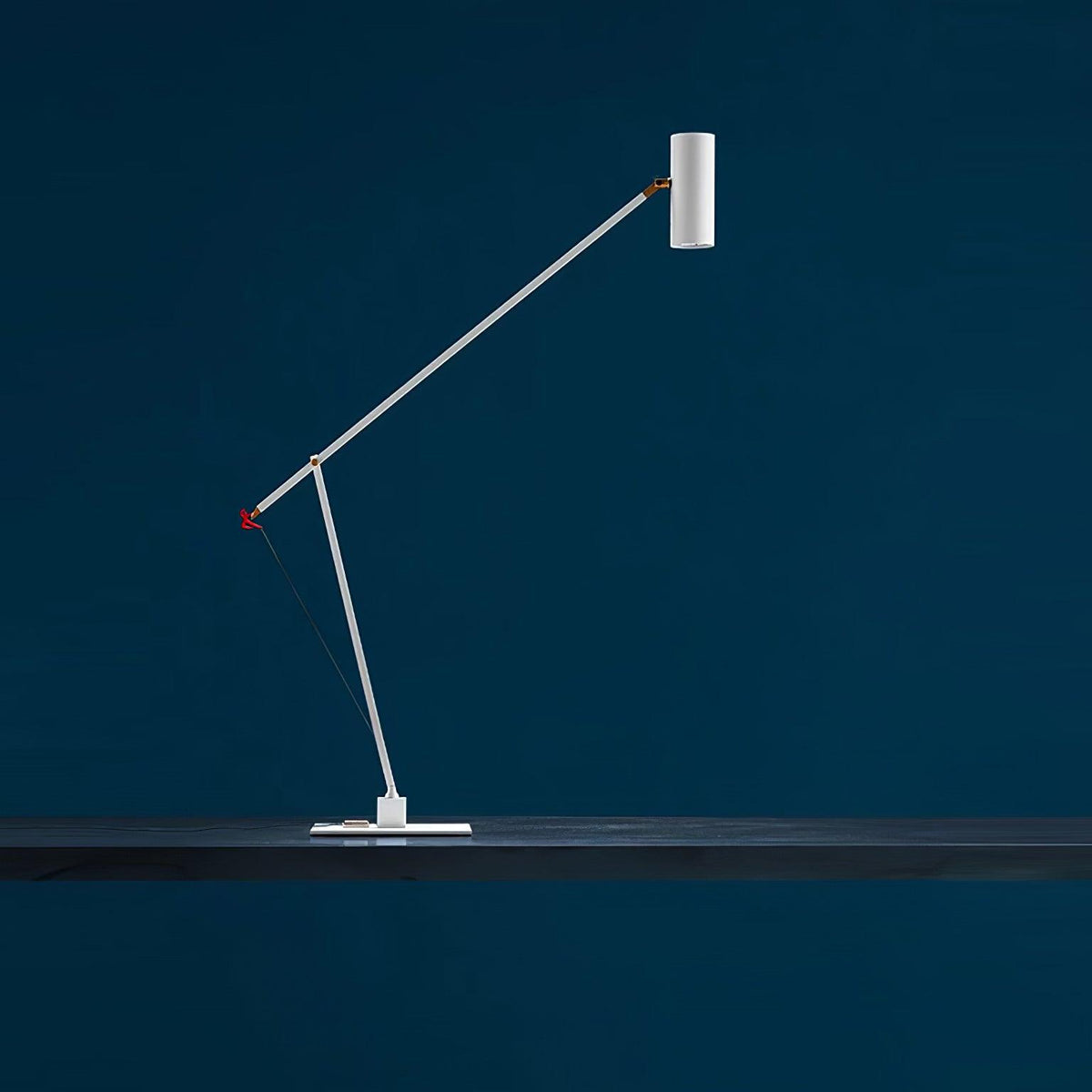 Ember nowoczesna minimalistyczna lampa stołowa