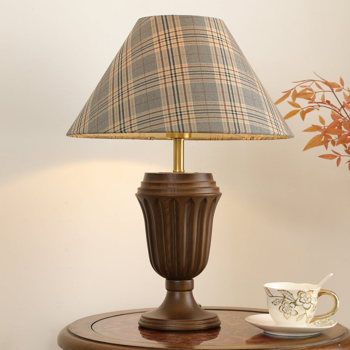 Orione lampa stołowa z drewna i płótna