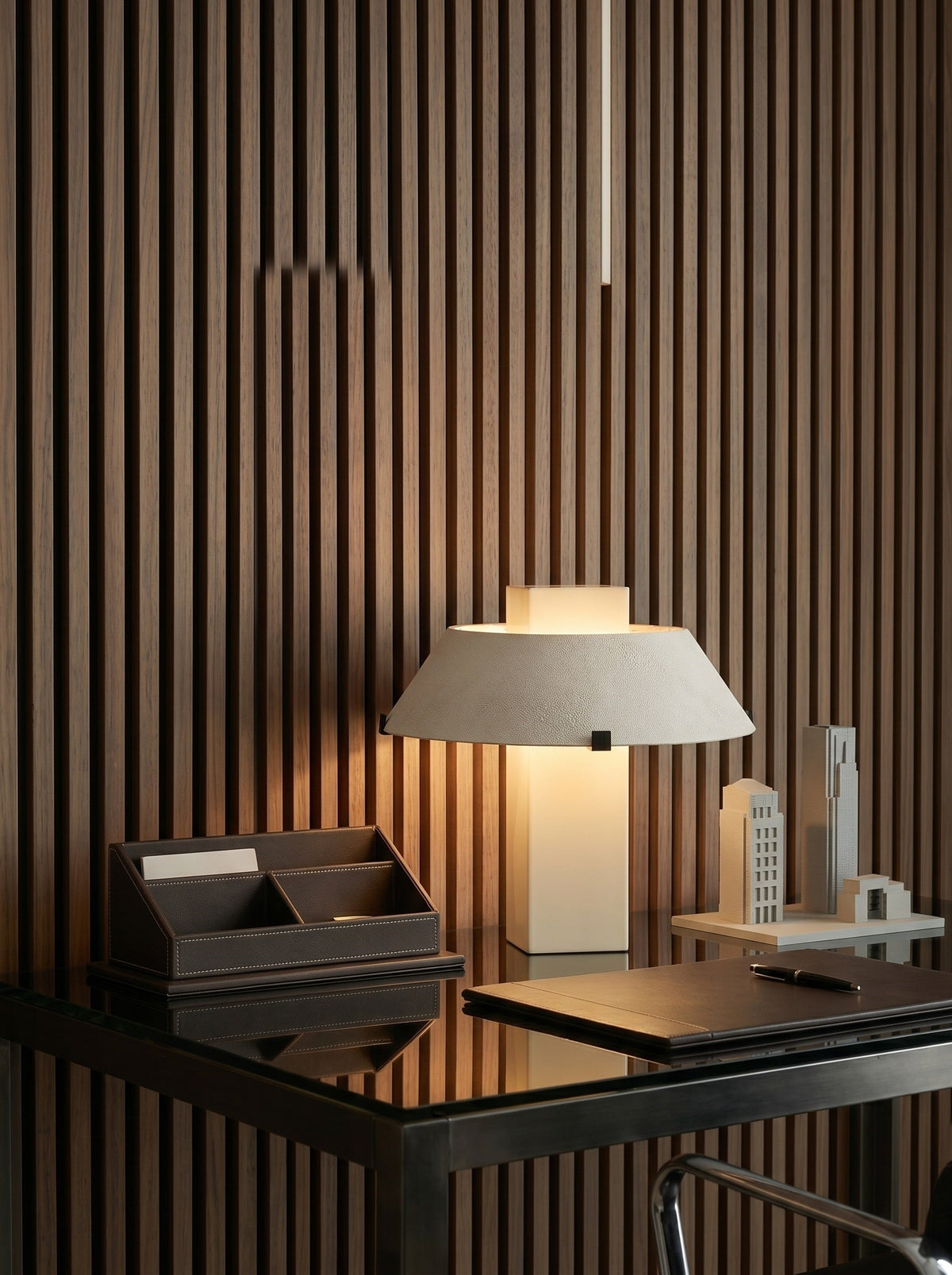 Cruz lampa stołowa