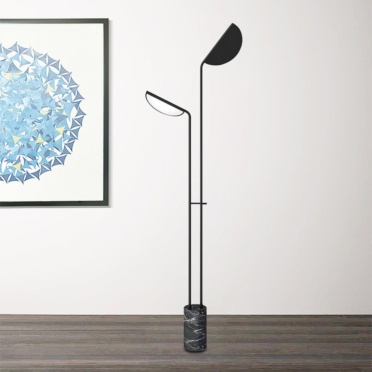 Selarielle minimalistyczna lampa stojąca z marmuru