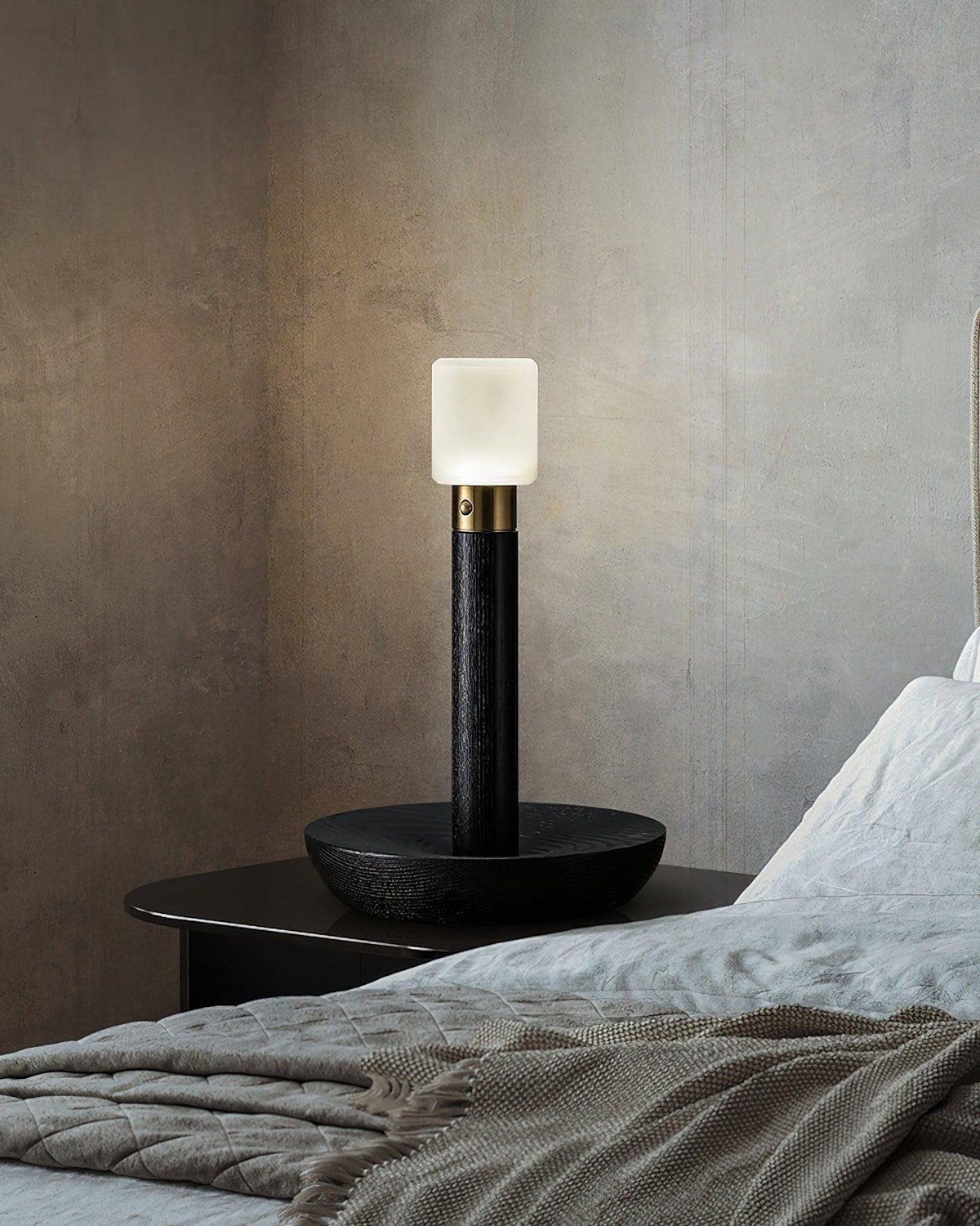 Lumaice minimalistyczna lampa stołowa z drewna