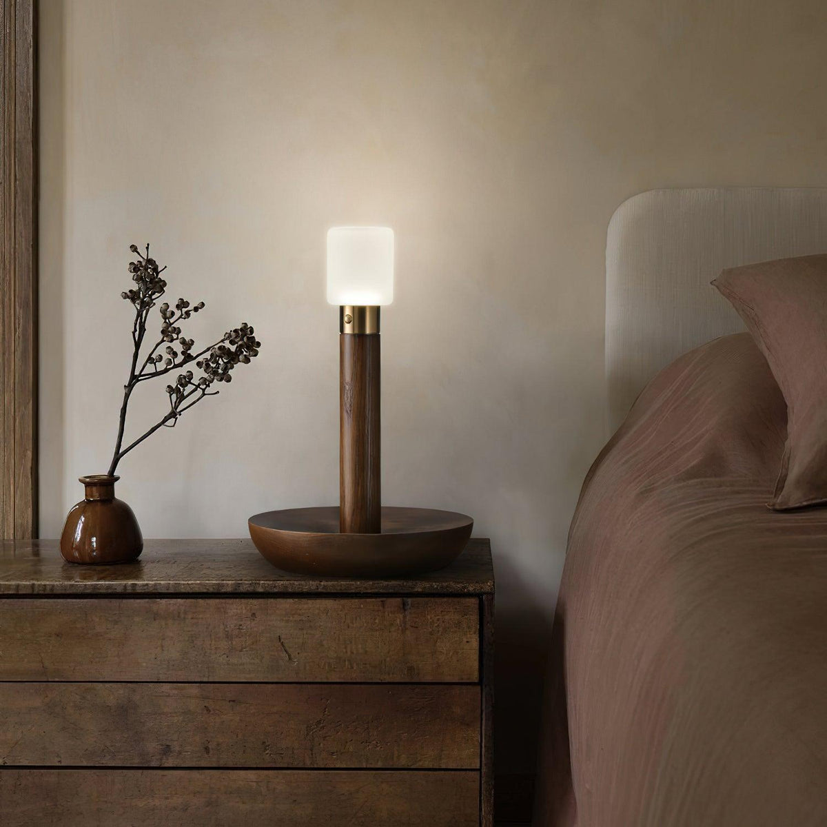 Lumaice minimalistyczna lampa stołowa z drewna