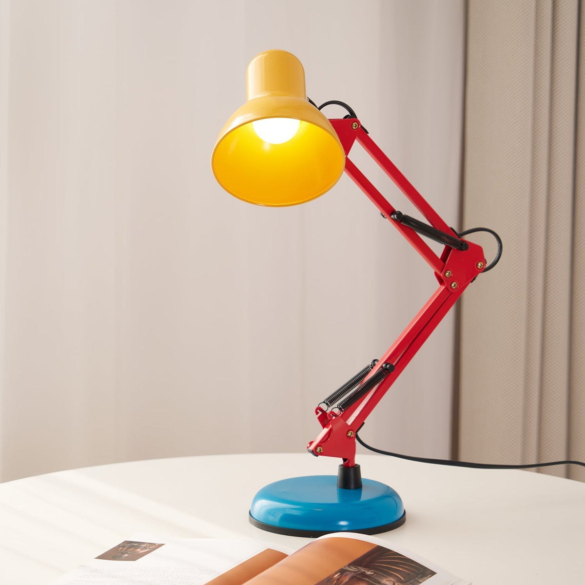 Aven nowoczesna lampa stołowa