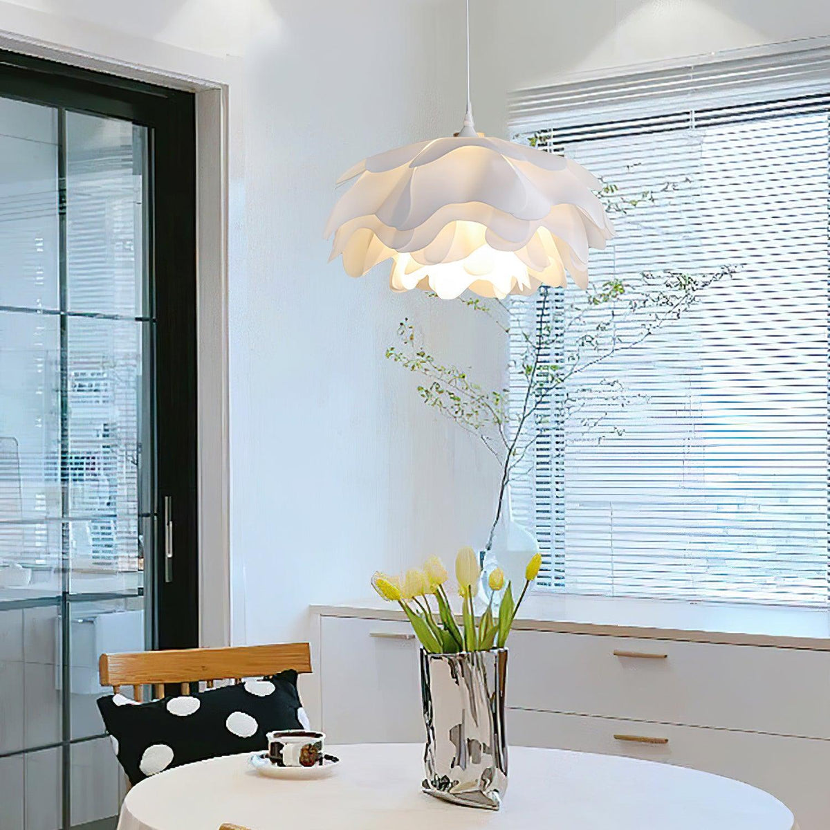 Niv wisząca lampa z motywem kwiatowym
