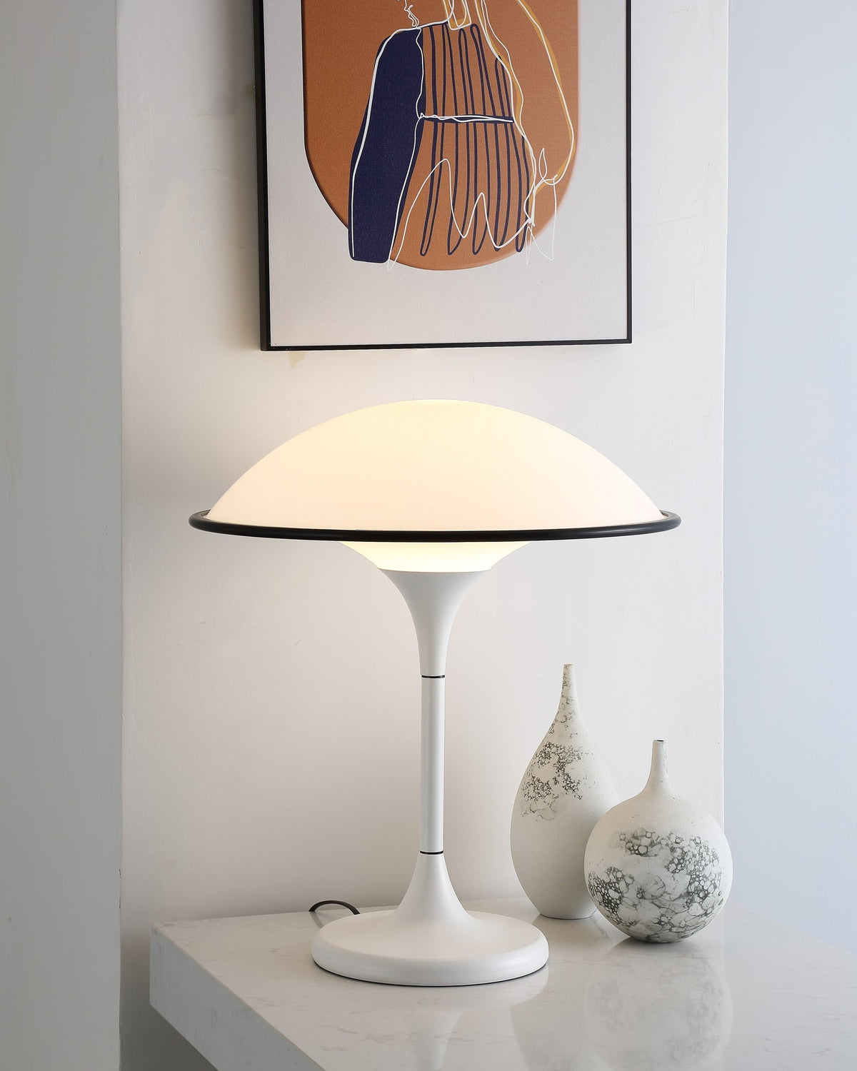 Revenor futurystyczna lampa stołowa z akrylu
