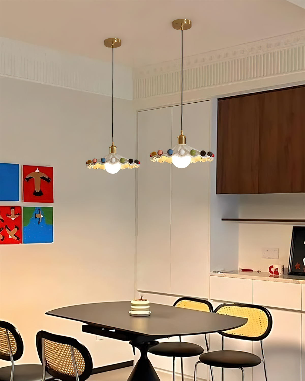 Solvira lampa wisząca z falistą ochronką ceramiczną