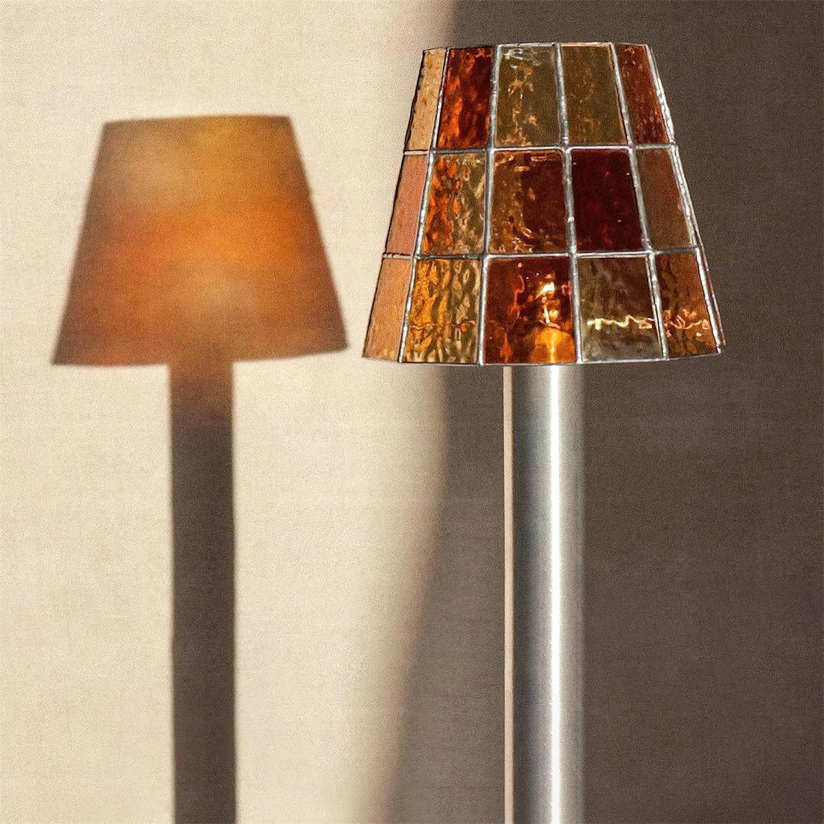 Stark lampa stojąca