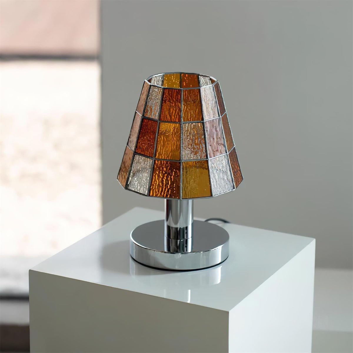 Liorivira lampa stołowa