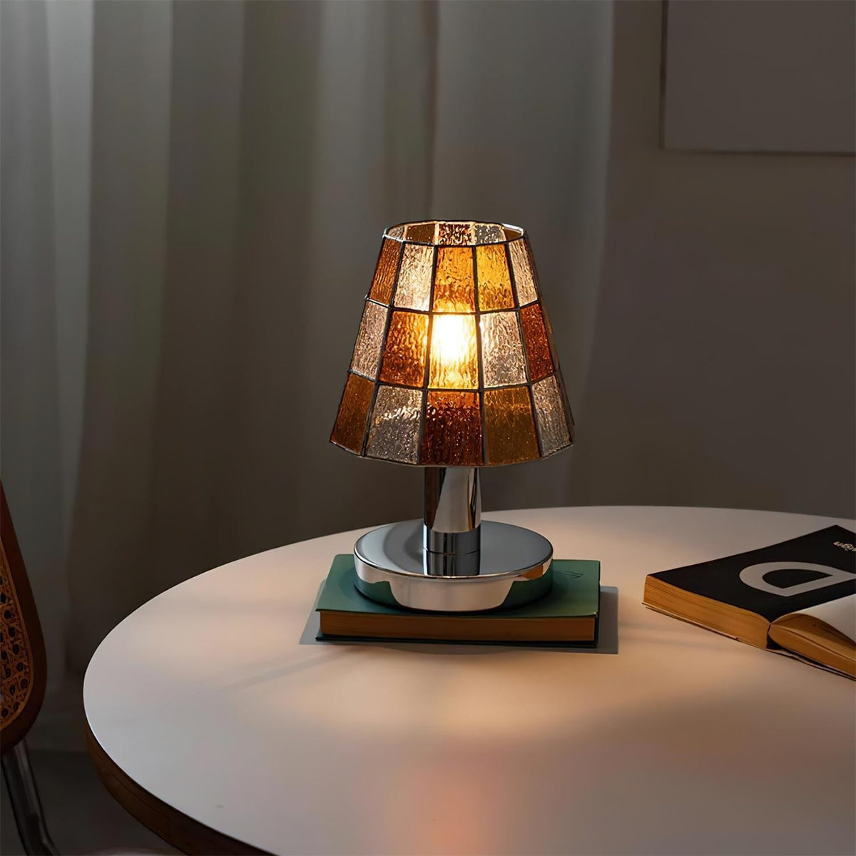 Liorivira lampa stołowa