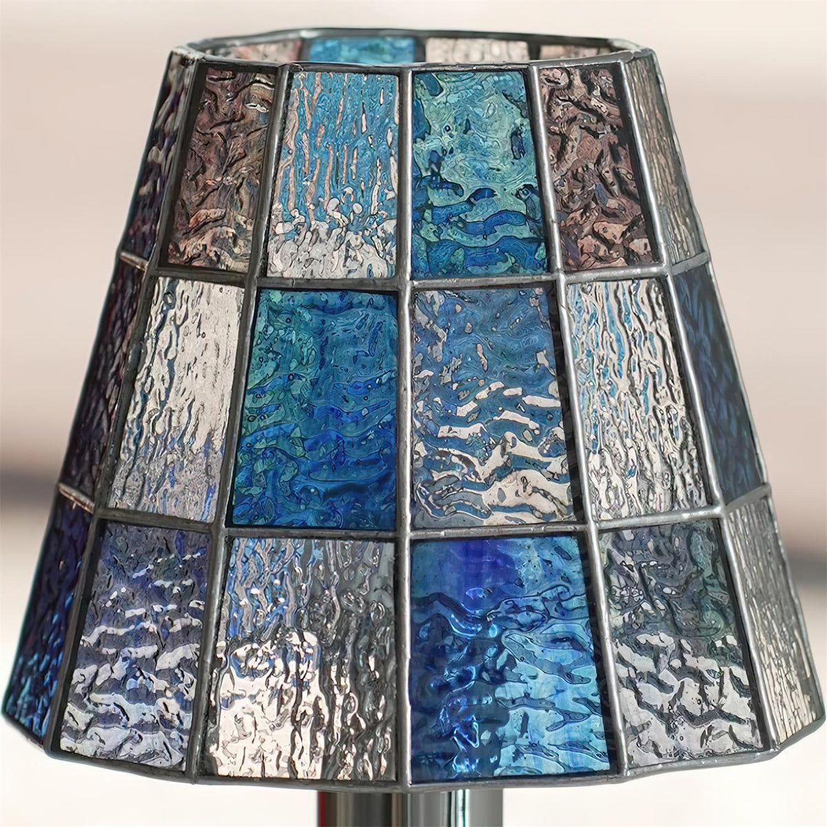 Liorivira lampa stołowa