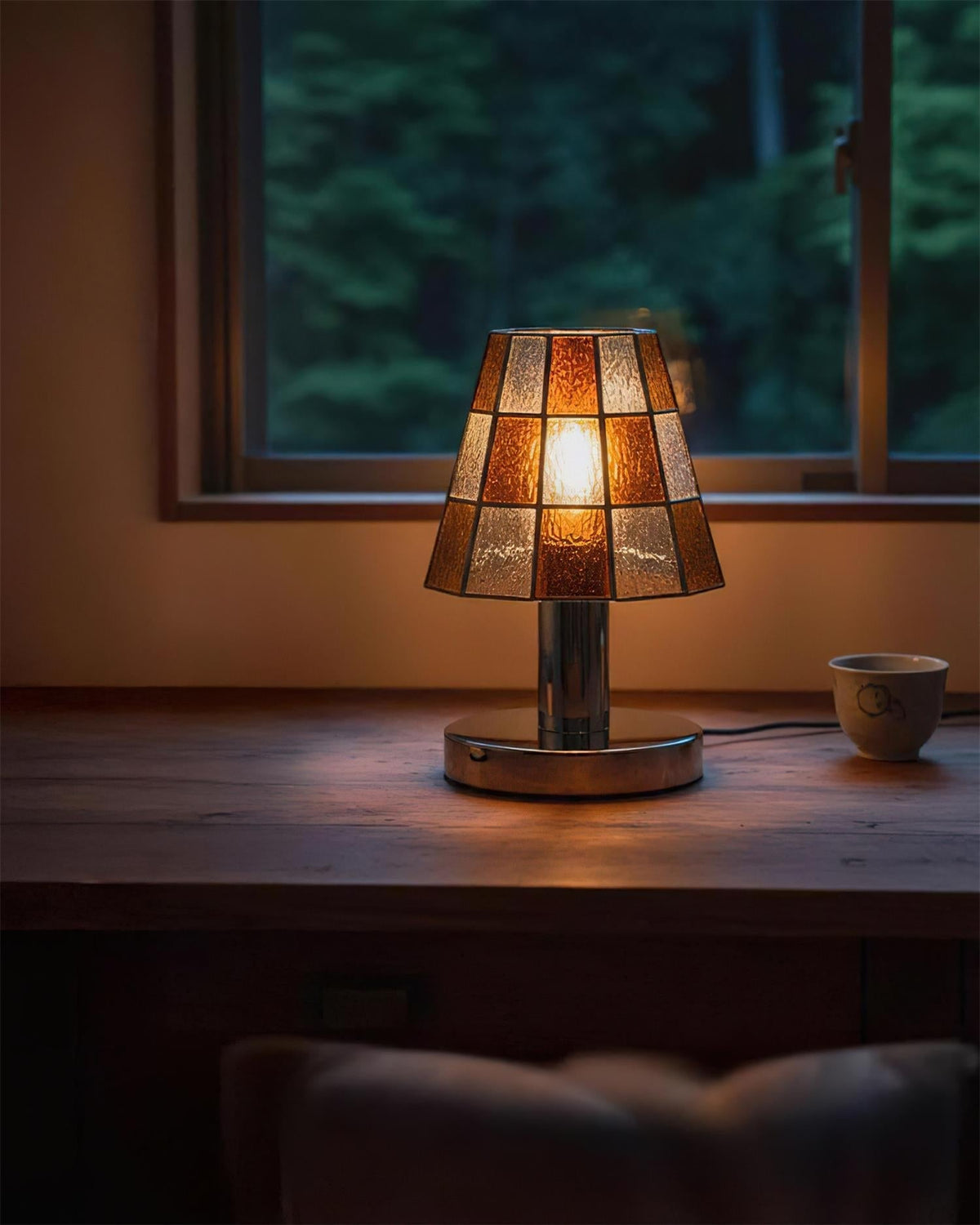 Liorivira lampa stołowa