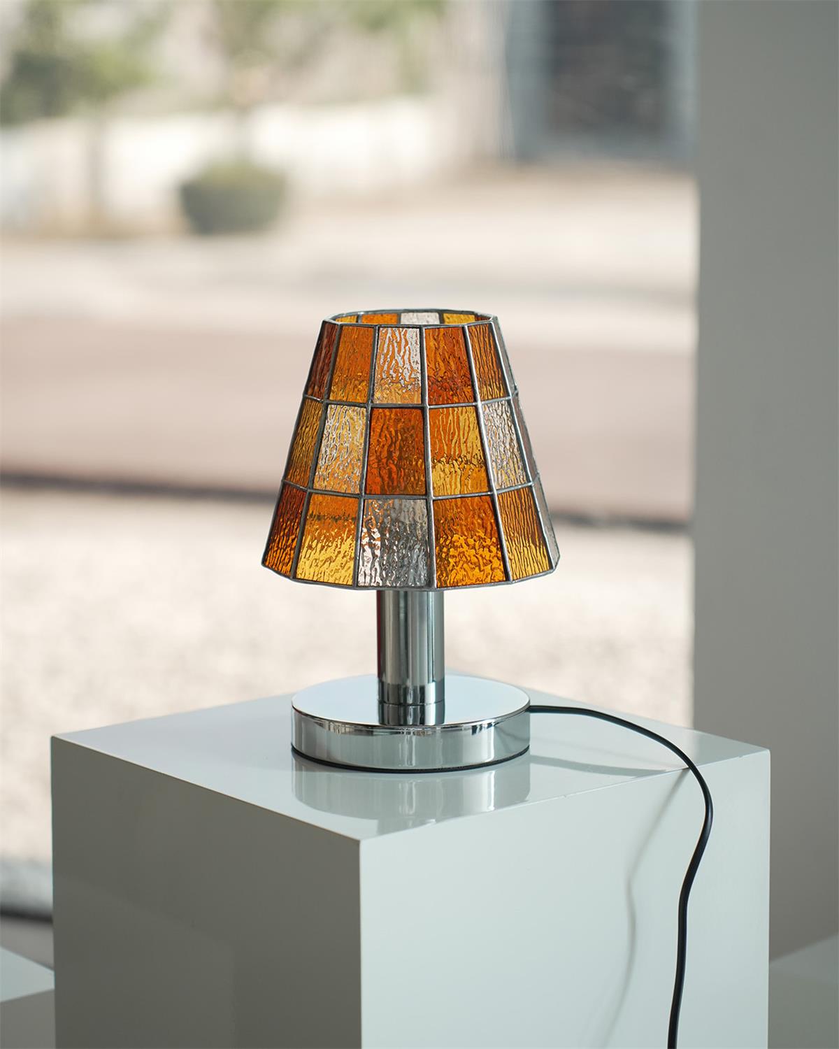 Liorivira lampa stołowa