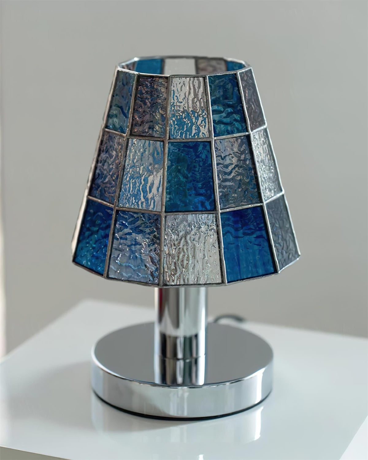 Liorivira lampa stołowa