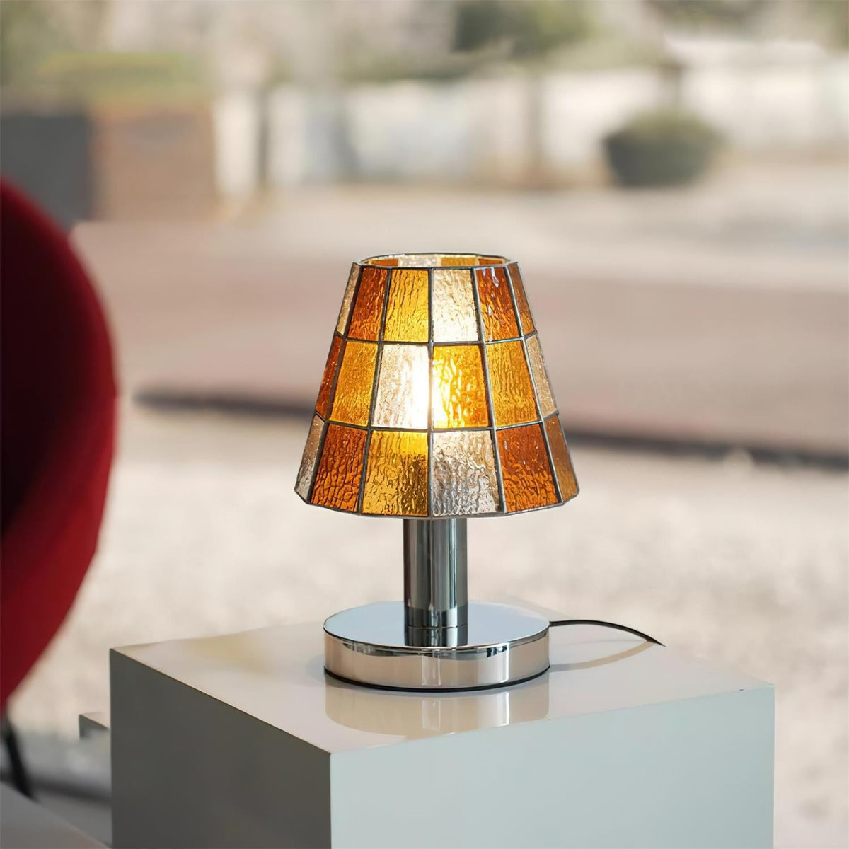 Liorivira lampa stołowa