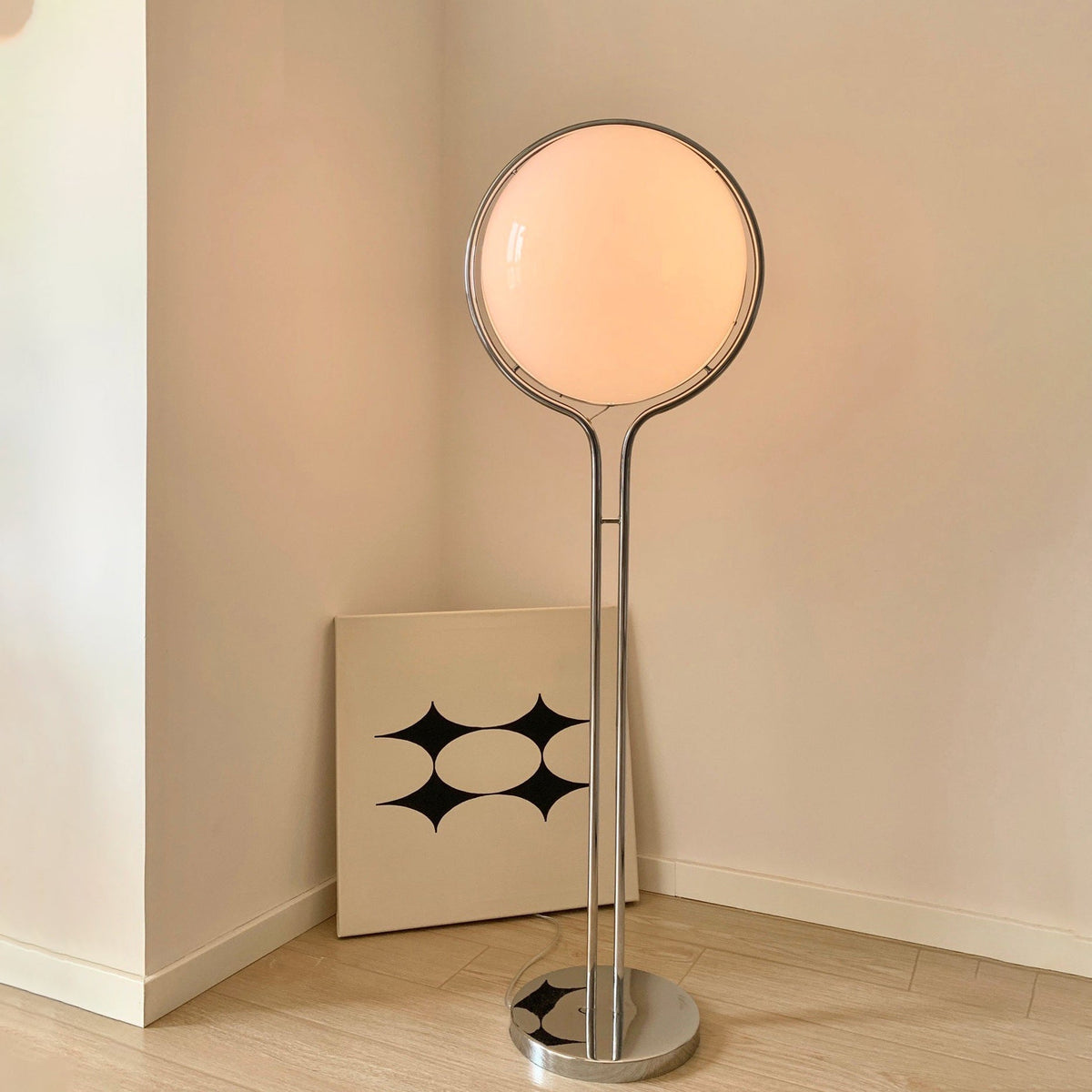 Elaanella lampa stojąca