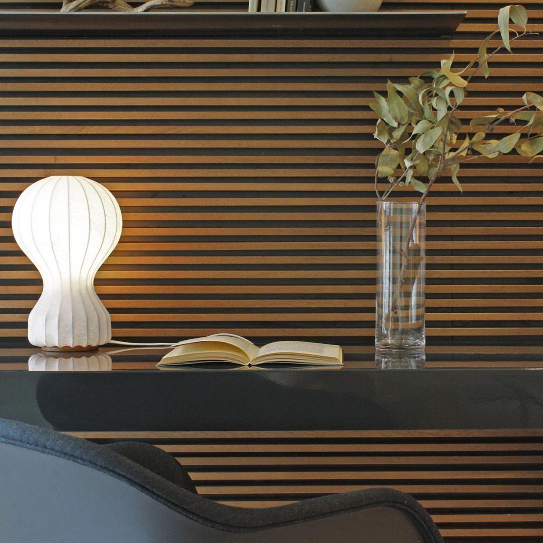 Lirove rzeźbiona lampa stołowa ze stali