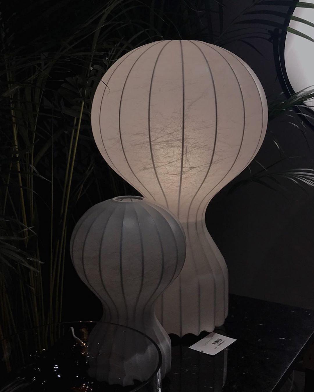 Lirove rzeźbiona lampa stołowa ze stali