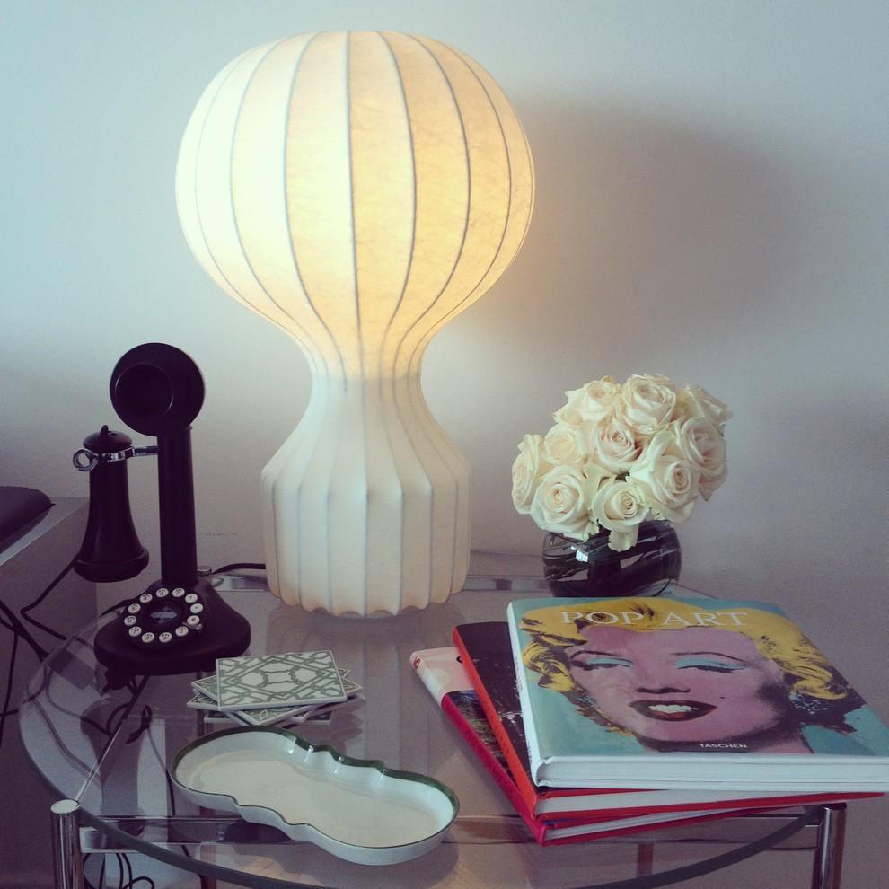 Lirove rzeźbiona lampa stołowa ze stali