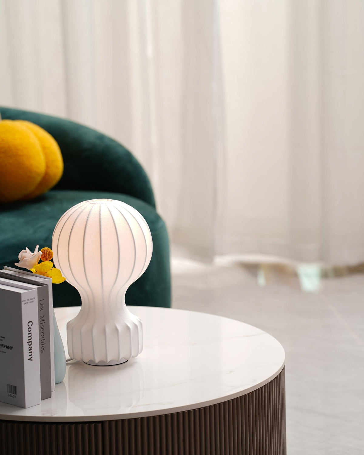 Lirove rzeźbiona lampa stołowa ze stali