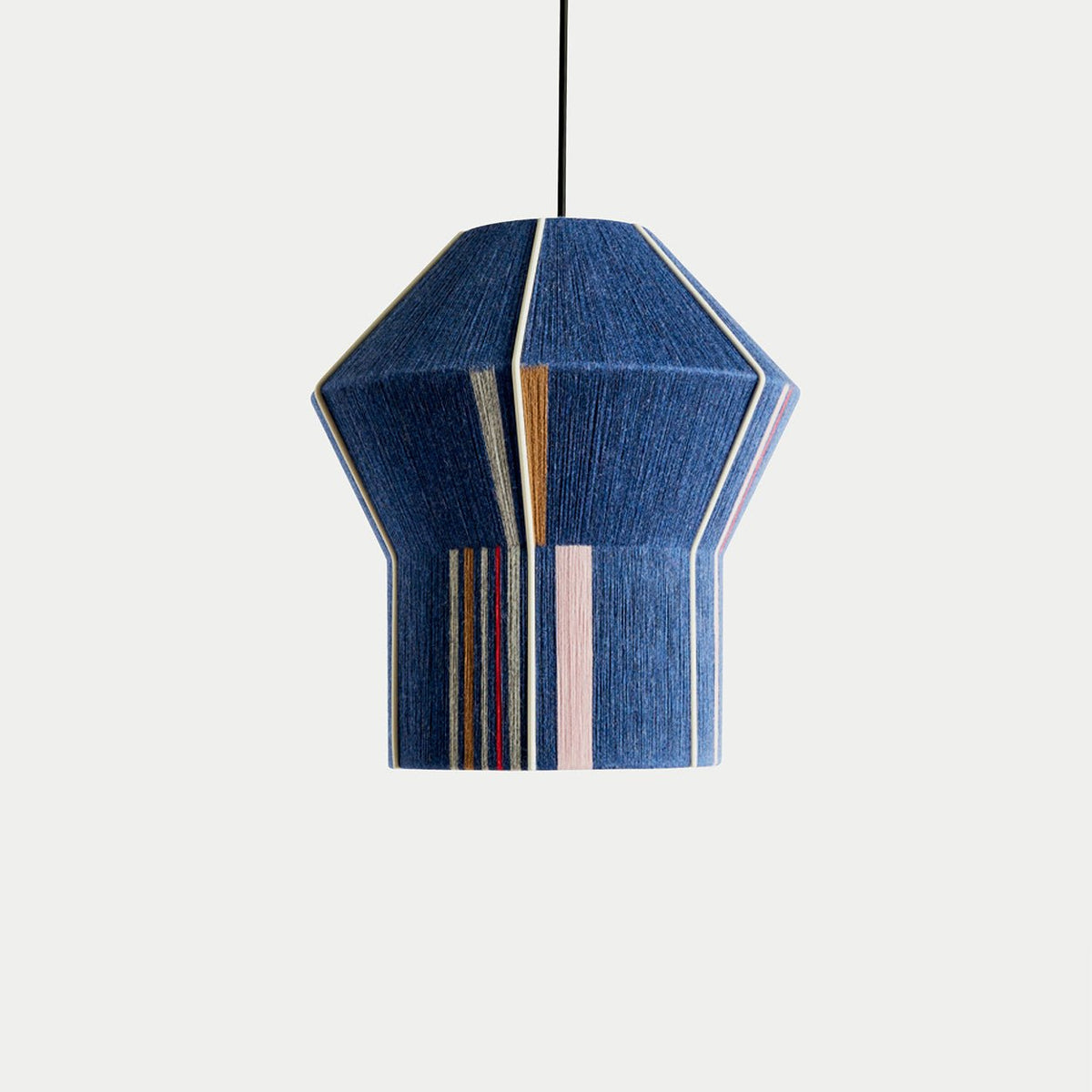 Lampa wisząca w kształcie latarni z ręcznie nawijanego płótna
