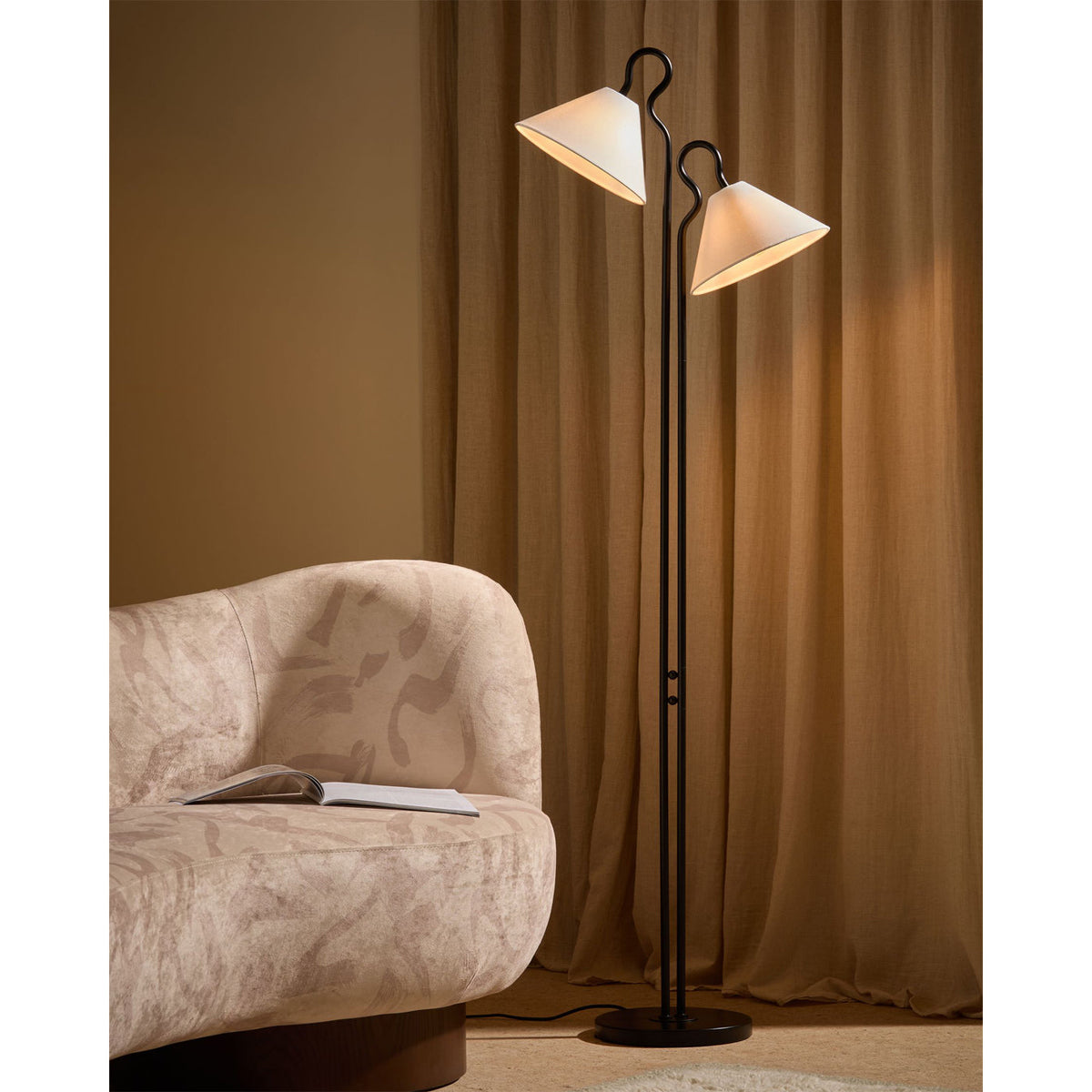 Viraoria zewnętrzna lampa stojąca