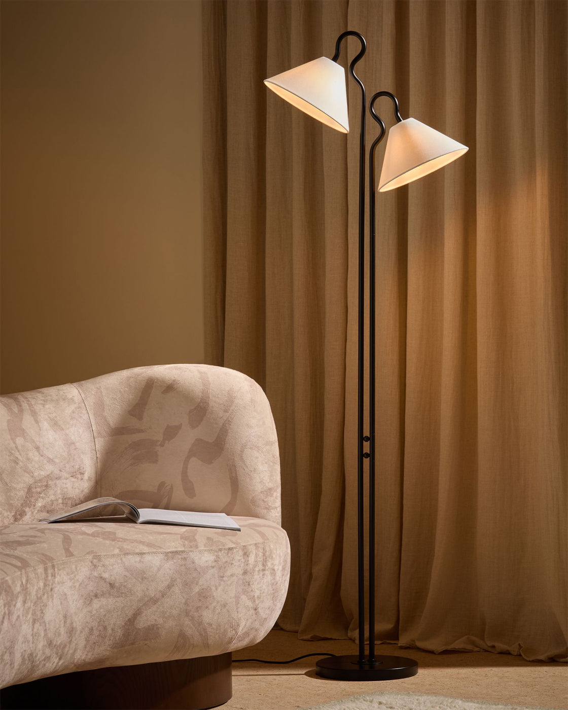 Viraoria zewnętrzna lampa stojąca