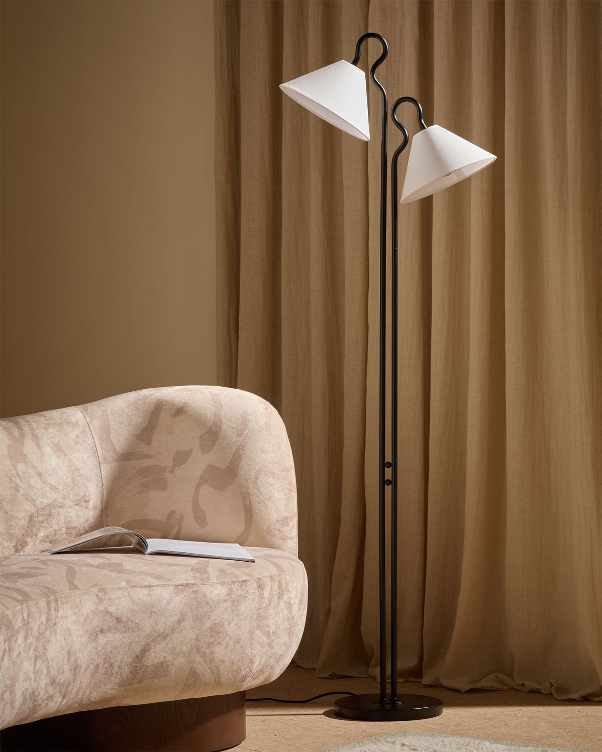 Viraoria zewnętrzna lampa stojąca