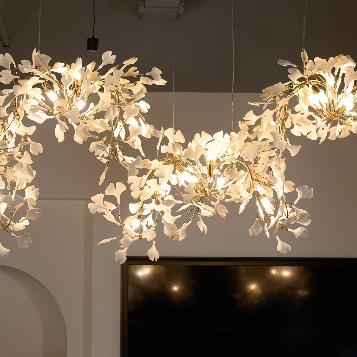 Ririxel żyrandol Gingko ceramiczne płatki złoto