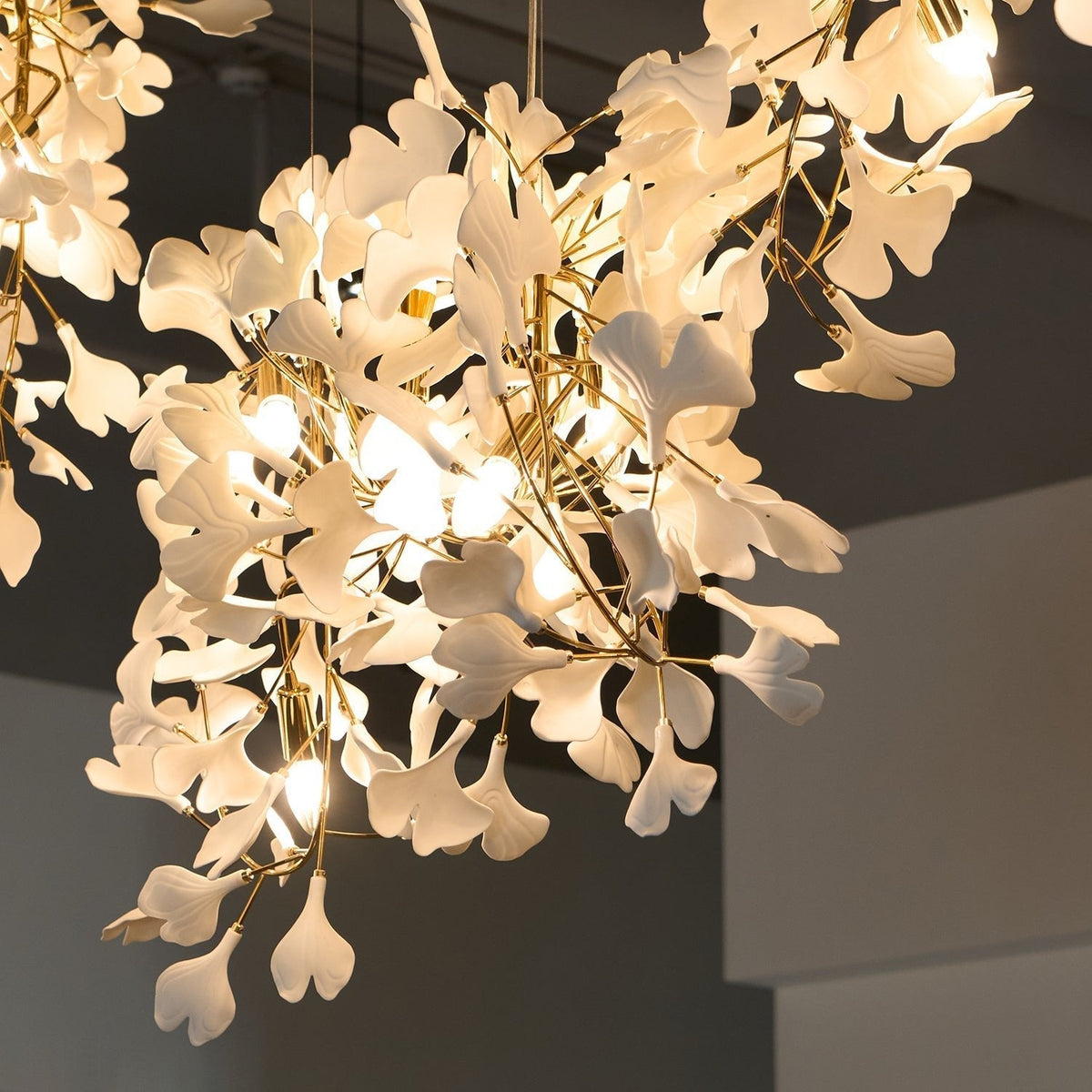 Ririxel żyrandol Gingko ceramiczne płatki złoto