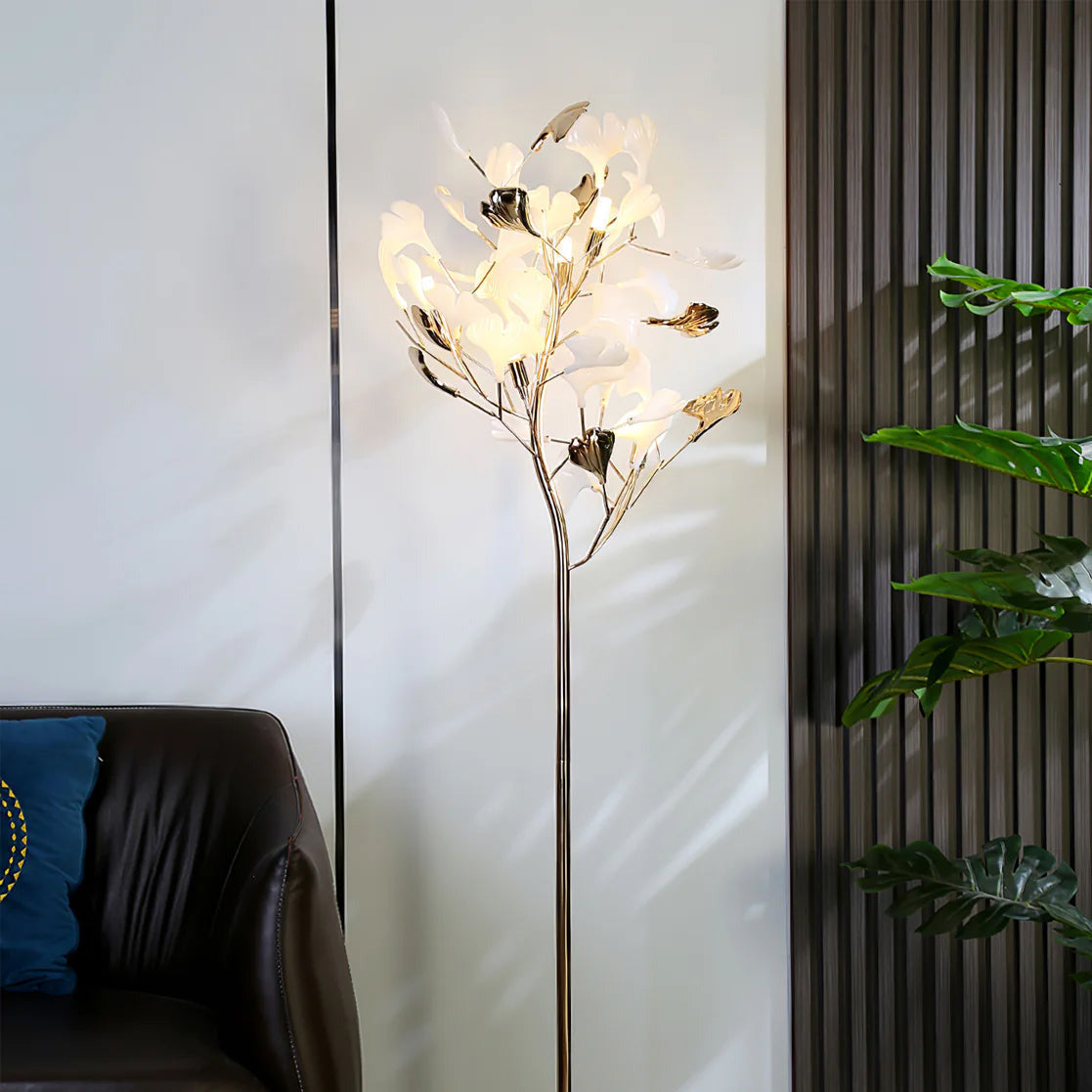 Ella lampa stojąca Gingko z ceramiki