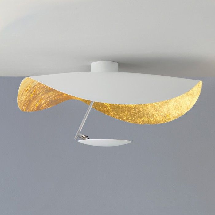 Lampa sufitowa Solara z wygiętym abażynem i złotym wnętrzem