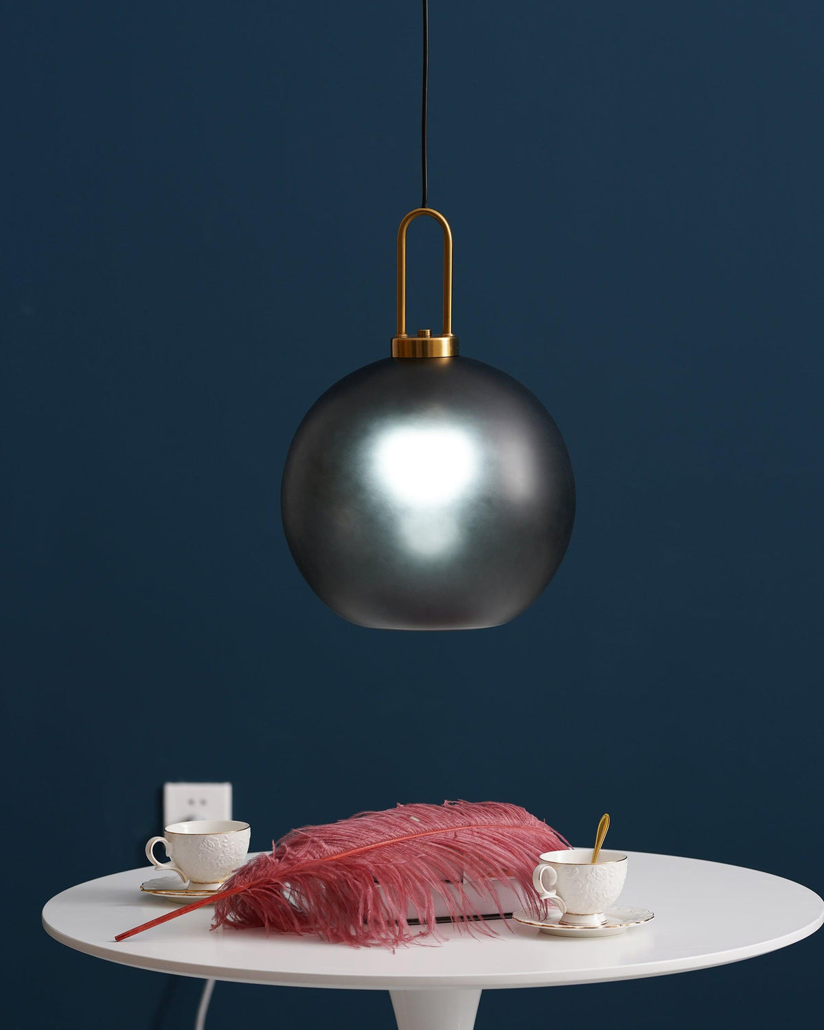 Sevelo lampa wisząca ze szkła matowego