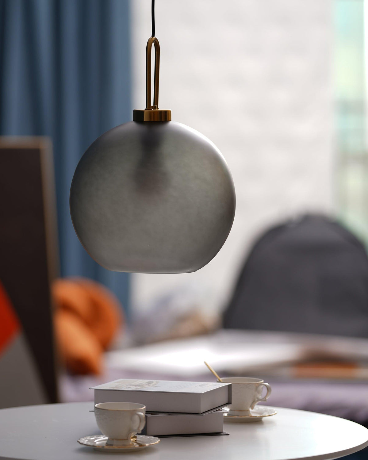 Eirisina lampa wisząca Pendulum ze szkła