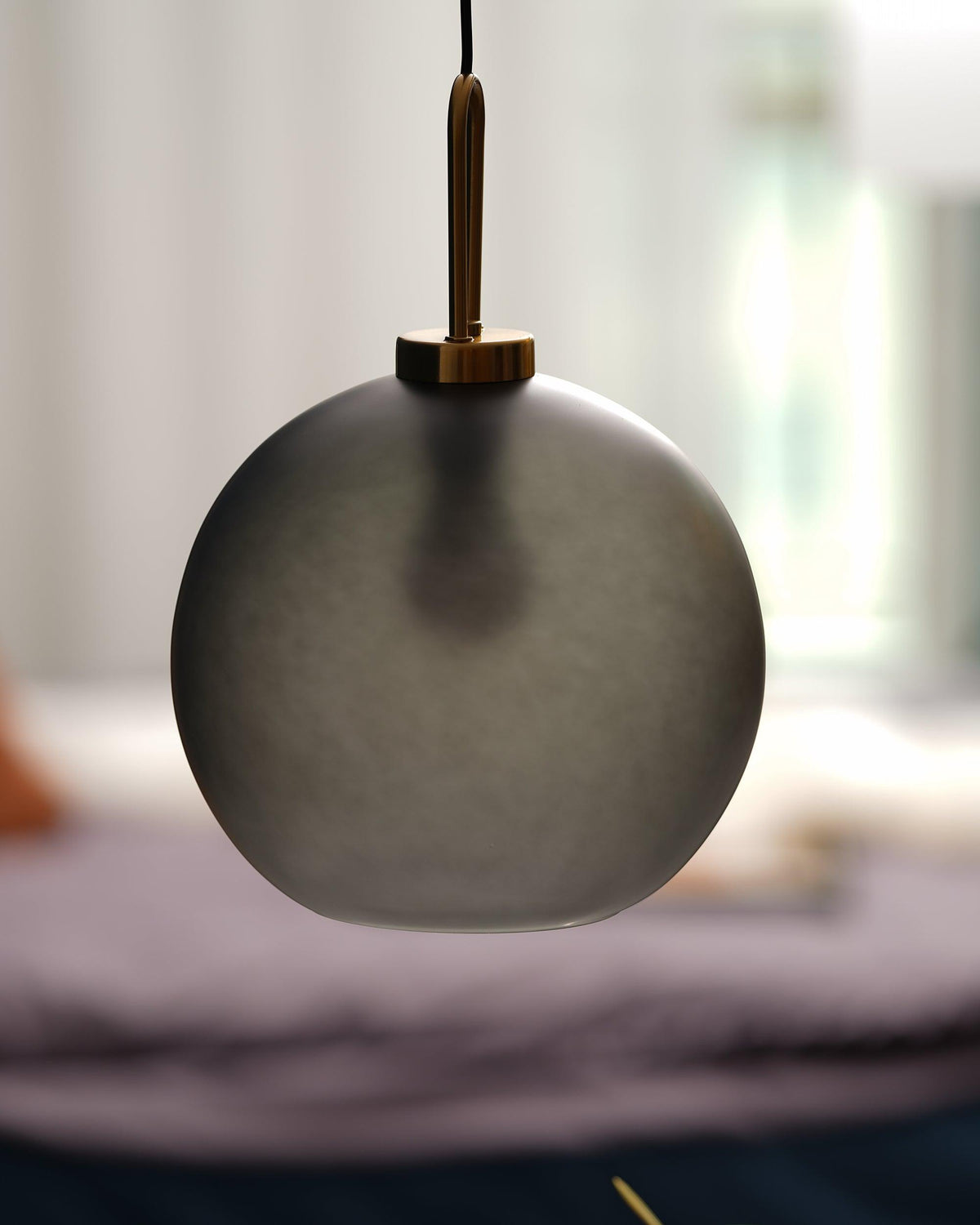 Sevelo lampa wisząca ze szkła matowego