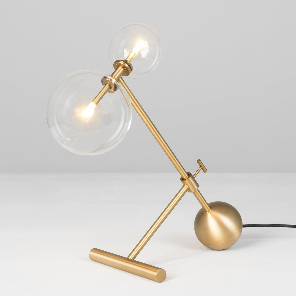 Deno nowoczesna lampa stołowa