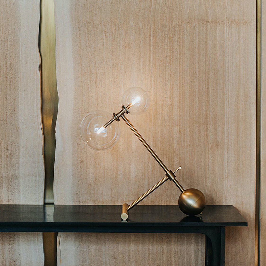 Deno nowoczesna lampa stołowa