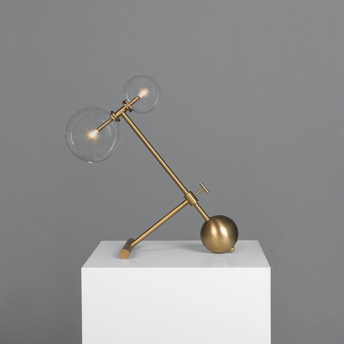 Deno nowoczesna lampa stołowa