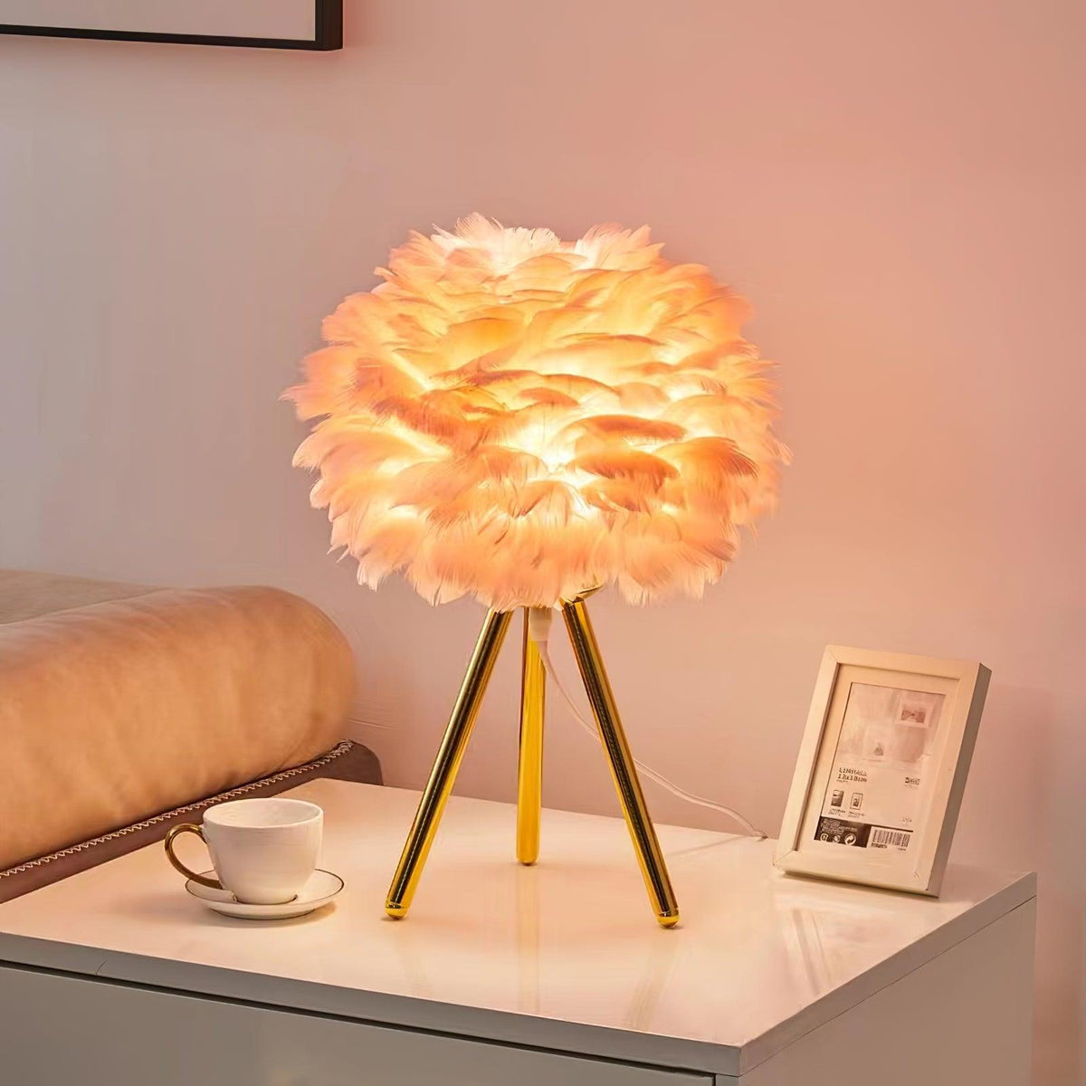 Nilo lampa stołowa ze szczegółami piórowymi w stylu damskim