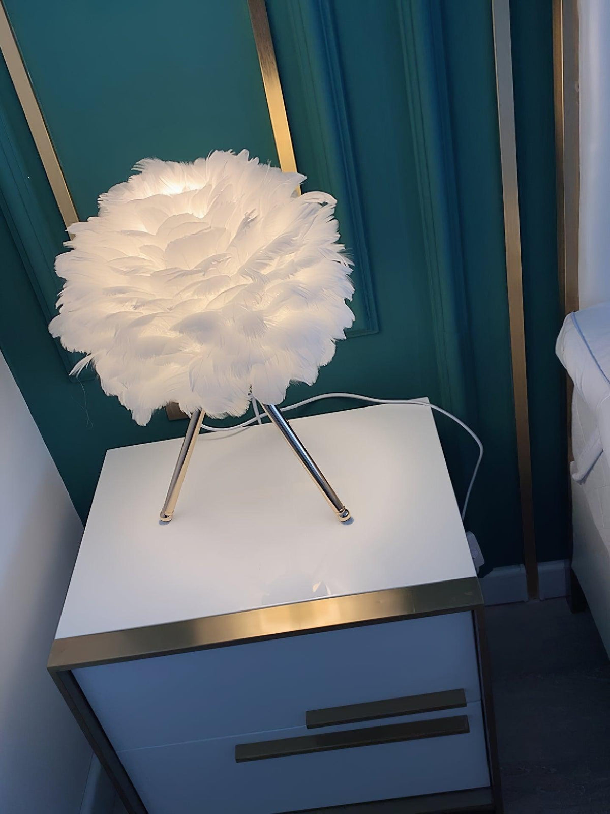 Nilo lampa stołowa ze szczegółami piórowymi w stylu damskim
