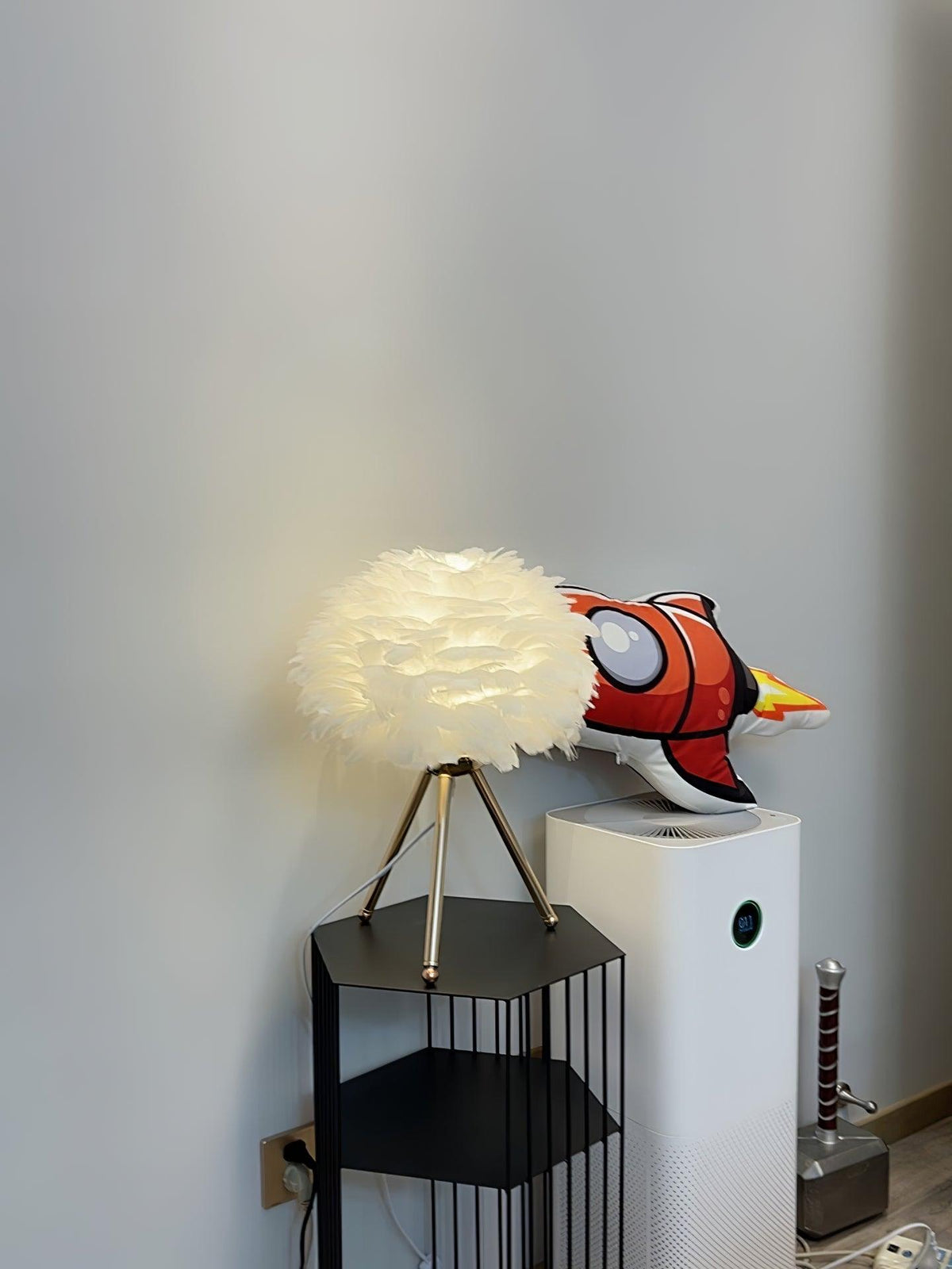 Nilo lampa stołowa ze szczegółami piórowymi w stylu damskim