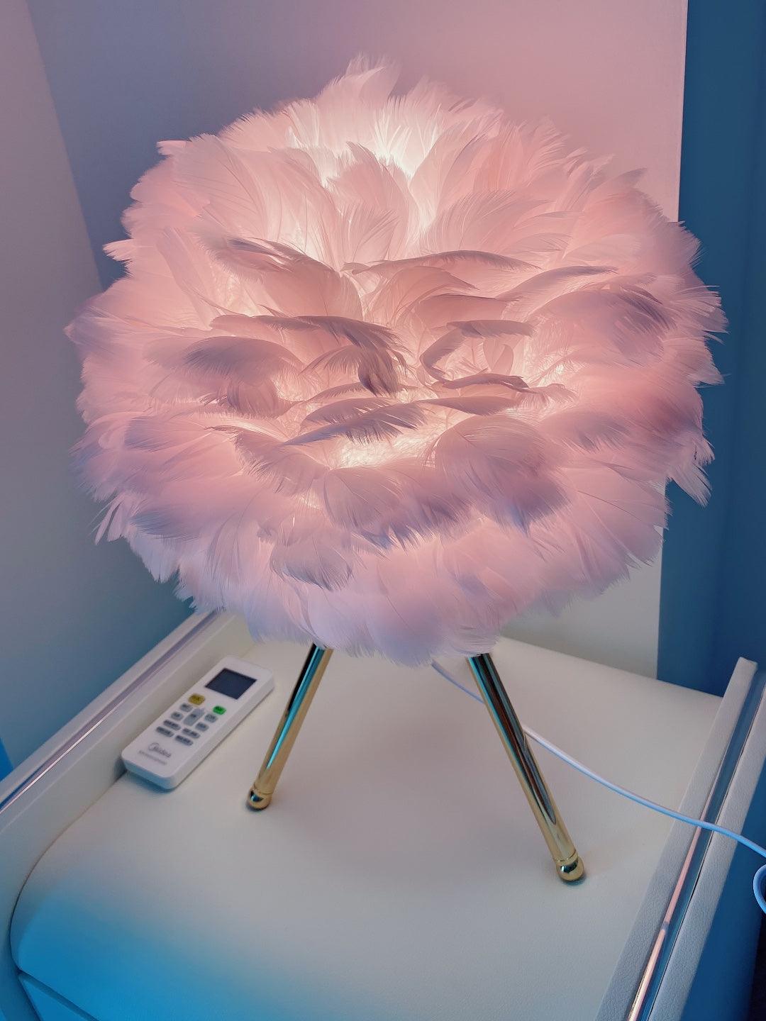 Nilo lampa stołowa ze szczegółami piórowymi w stylu damskim