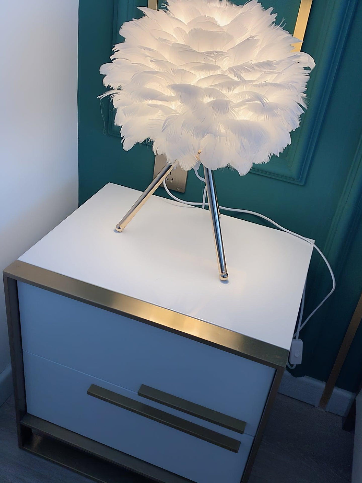 Nilo lampa stołowa ze szczegółami piórowymi w stylu damskim