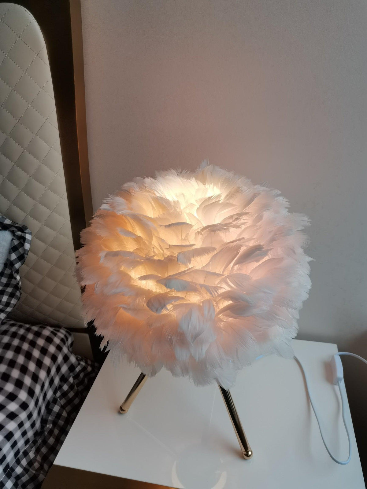 Nilo lampa stołowa ze szczegółami piórowymi w stylu damskim