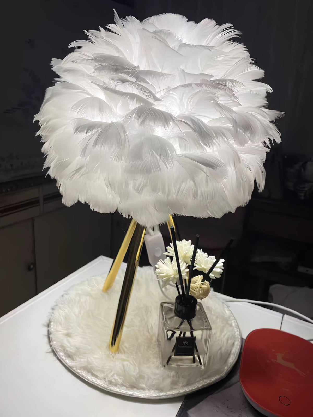 Nilo lampa stołowa ze szczegółami piórowymi w stylu damskim