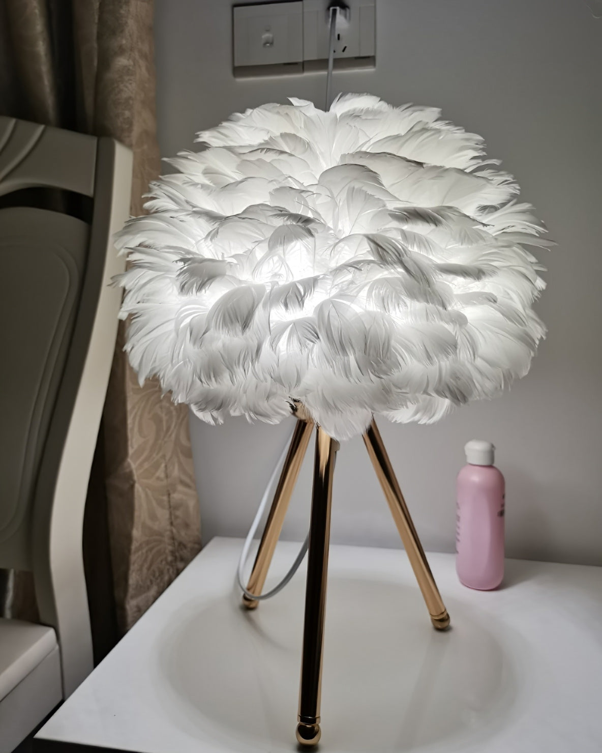 Nilo lampa stołowa ze szczegółami piórowymi w stylu damskim