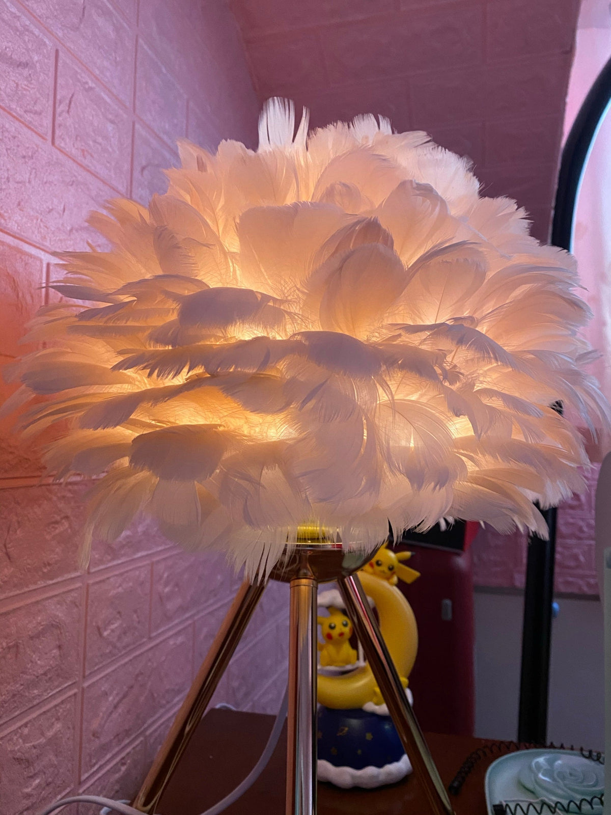 Nilo lampa stołowa ze szczegółami piórowymi w stylu damskim