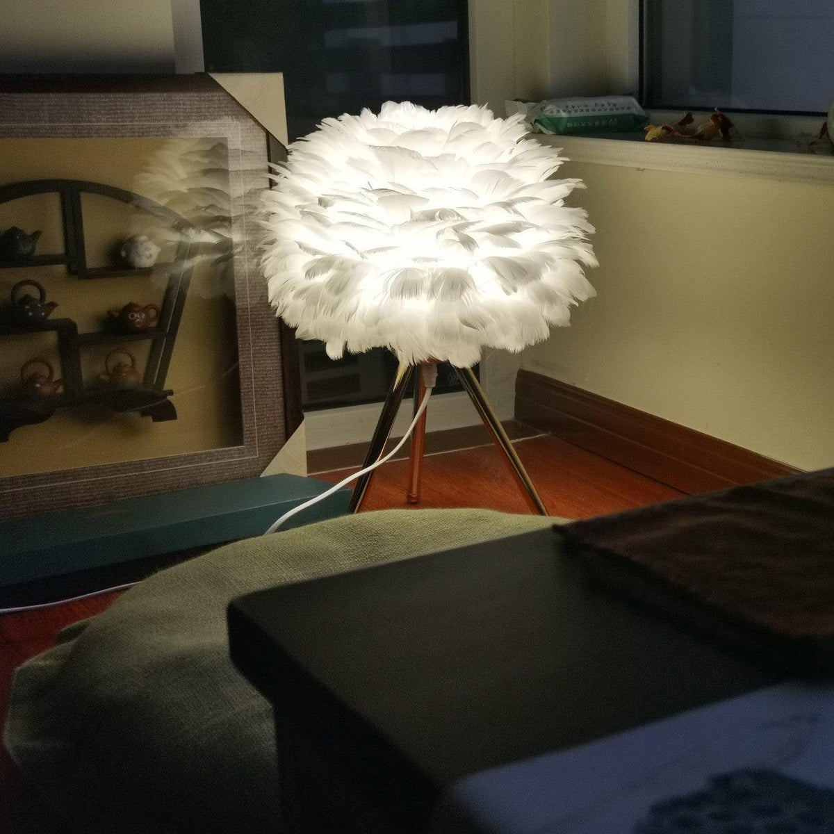 Nilo lampa stołowa ze szczegółami piórowymi w stylu damskim