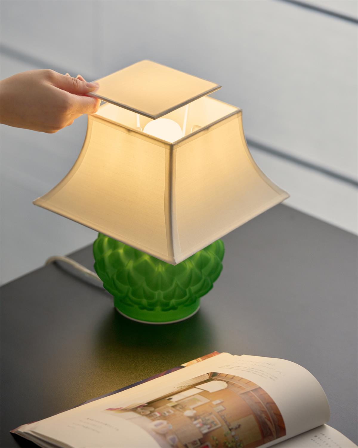 Grennet lampa stołowa